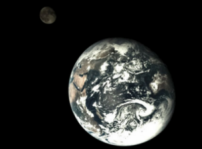 Moon & Earth Moon & Earth