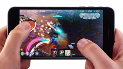 iPhone gaming iPhone gaming